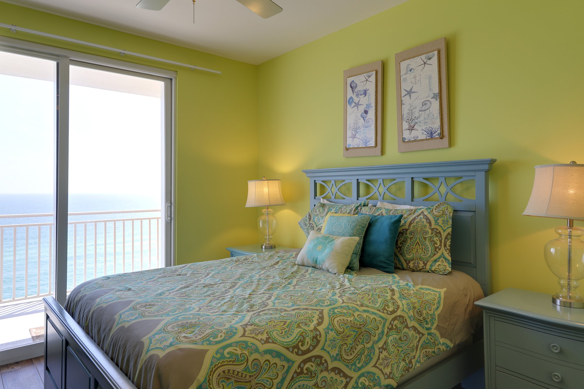 Splash Resort 907W 16