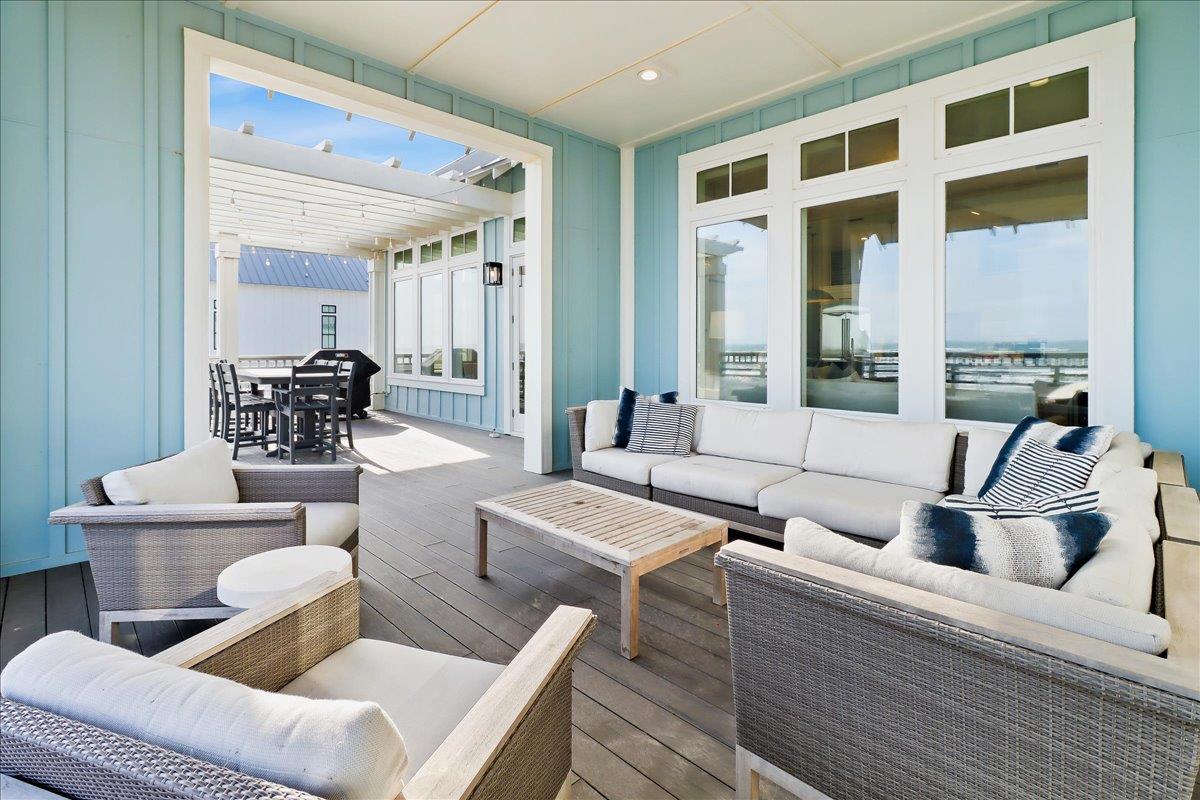 3rd Floor, Living Room Deck