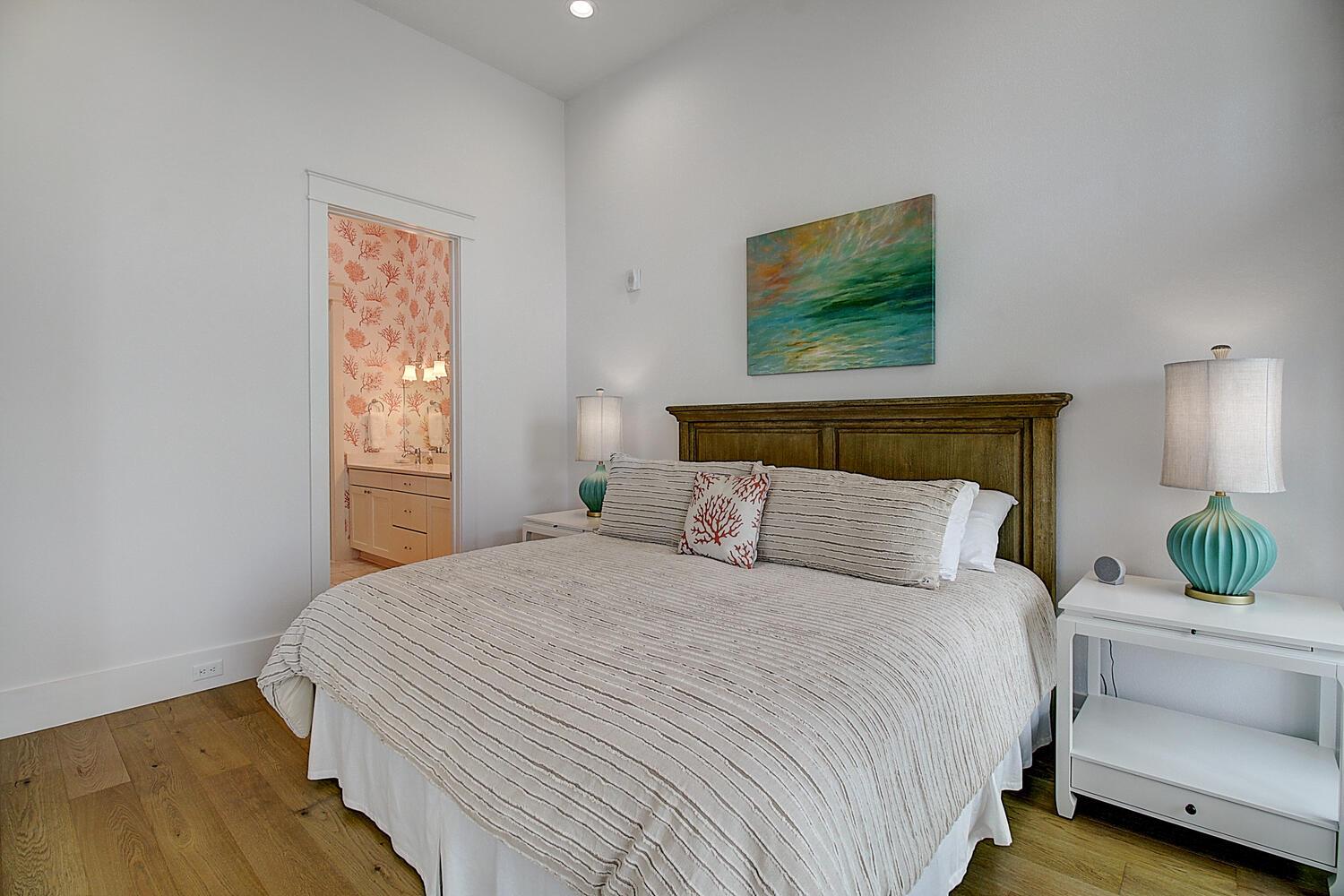 King Bedroom, 1st Floor