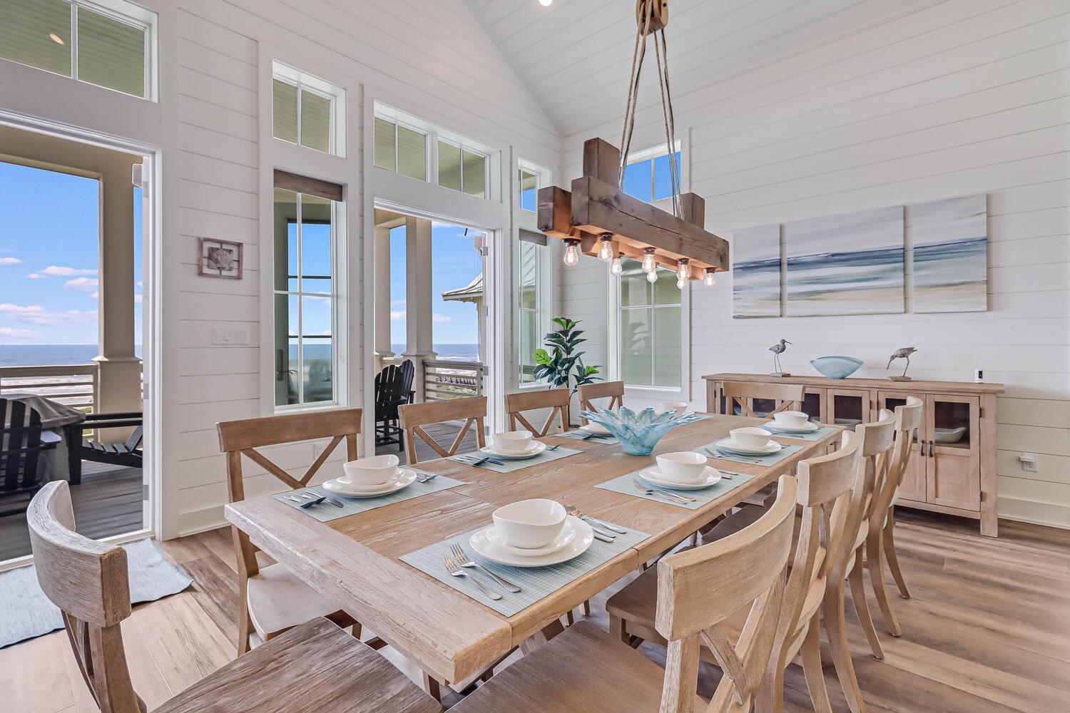 Dining Area with Gulf View, 3rd Floor