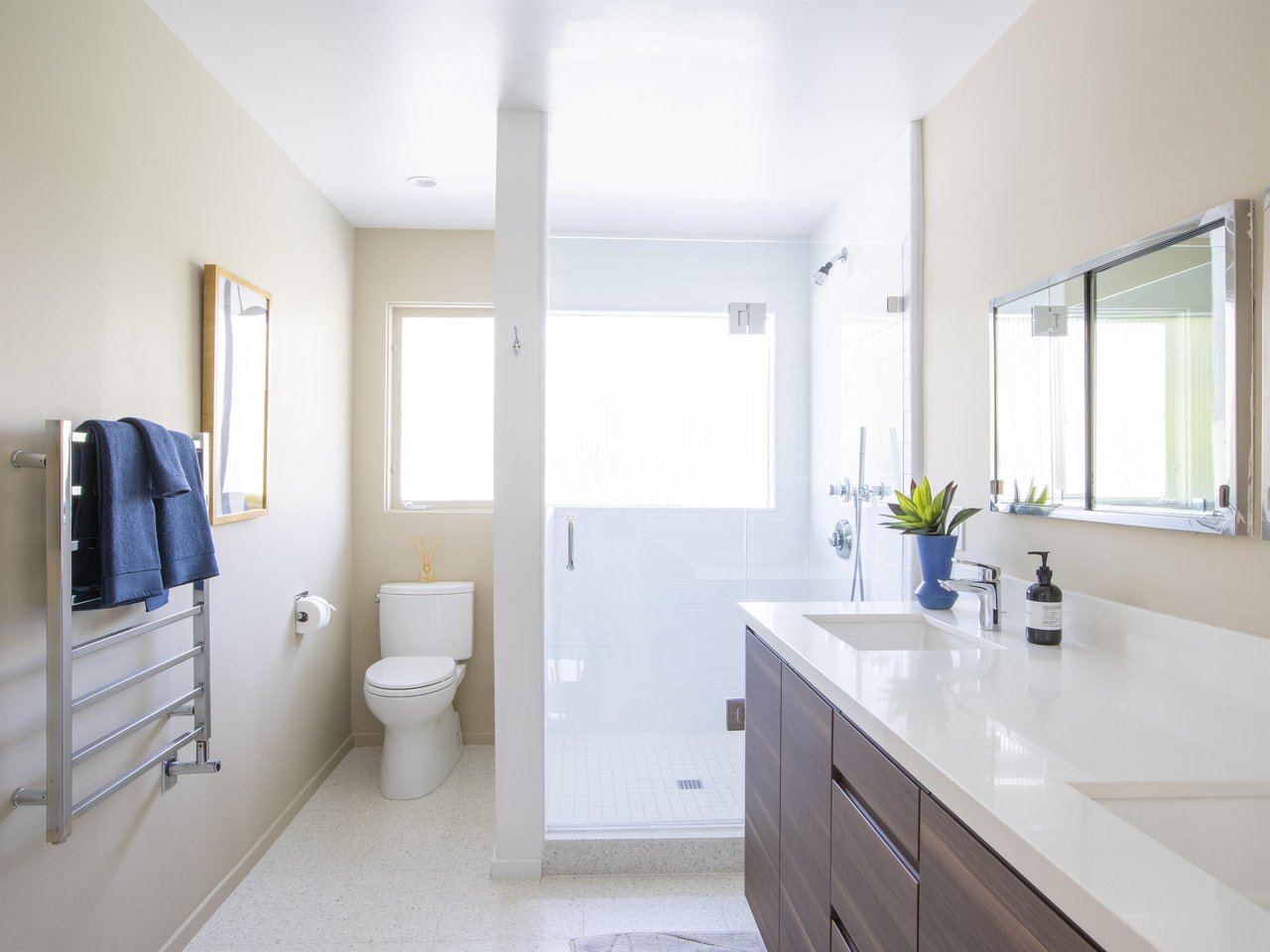 Walk in shower in ensuite bath