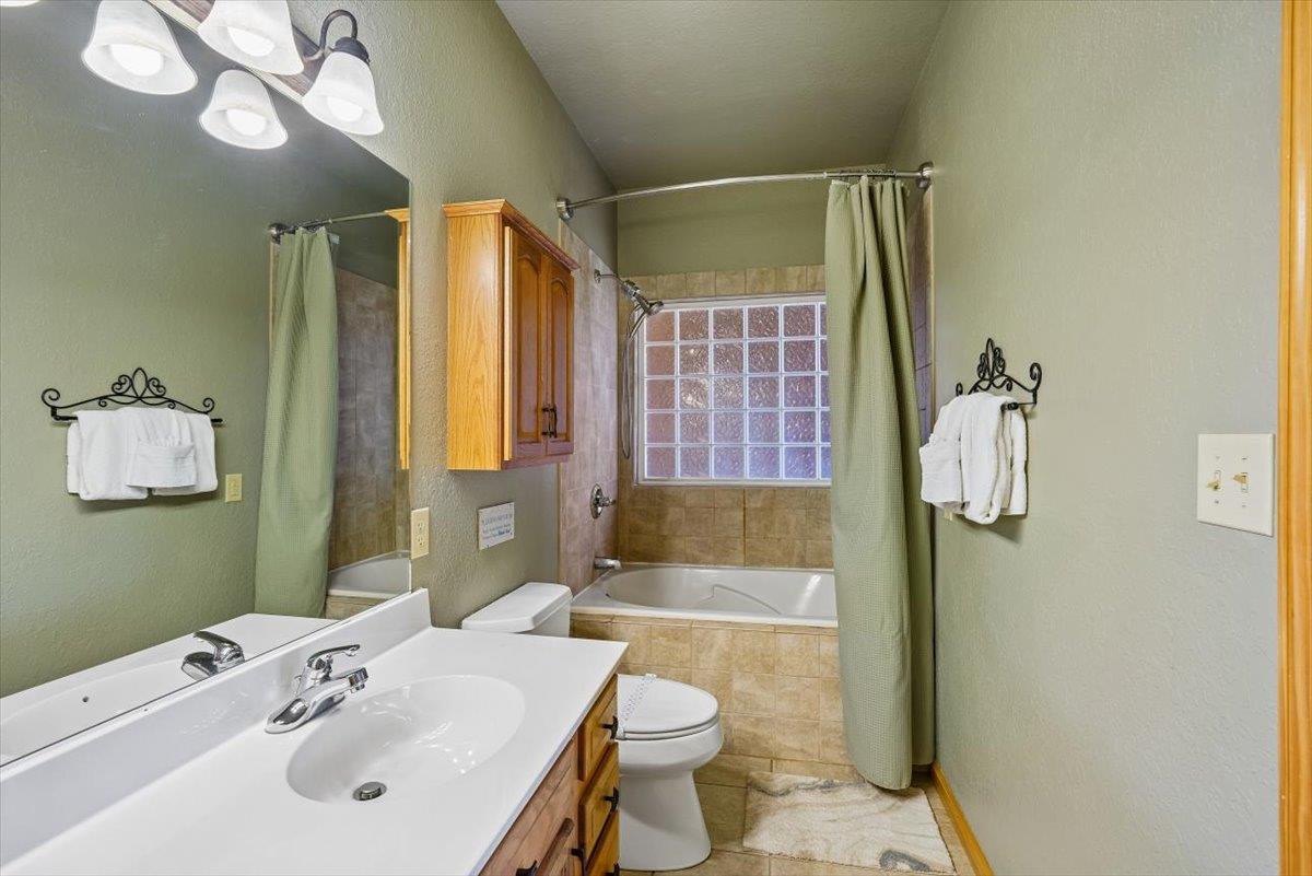 012Primary Bath