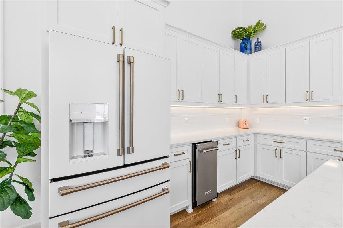 2nd Floor, Kitchen