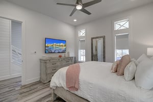 Primary King Bedroom, 1st Floor