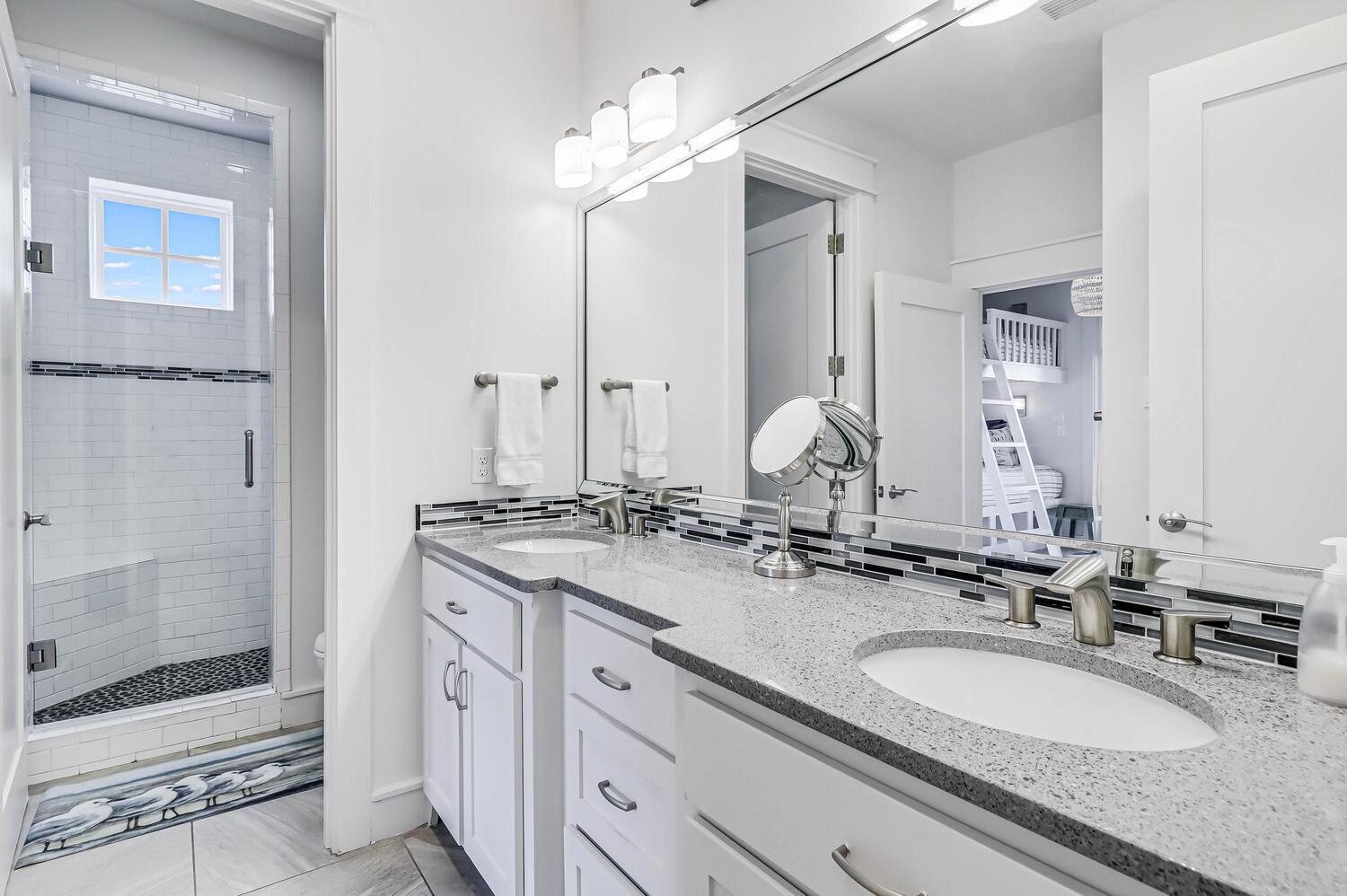 Bunk Room Bathroom, 1st Floor