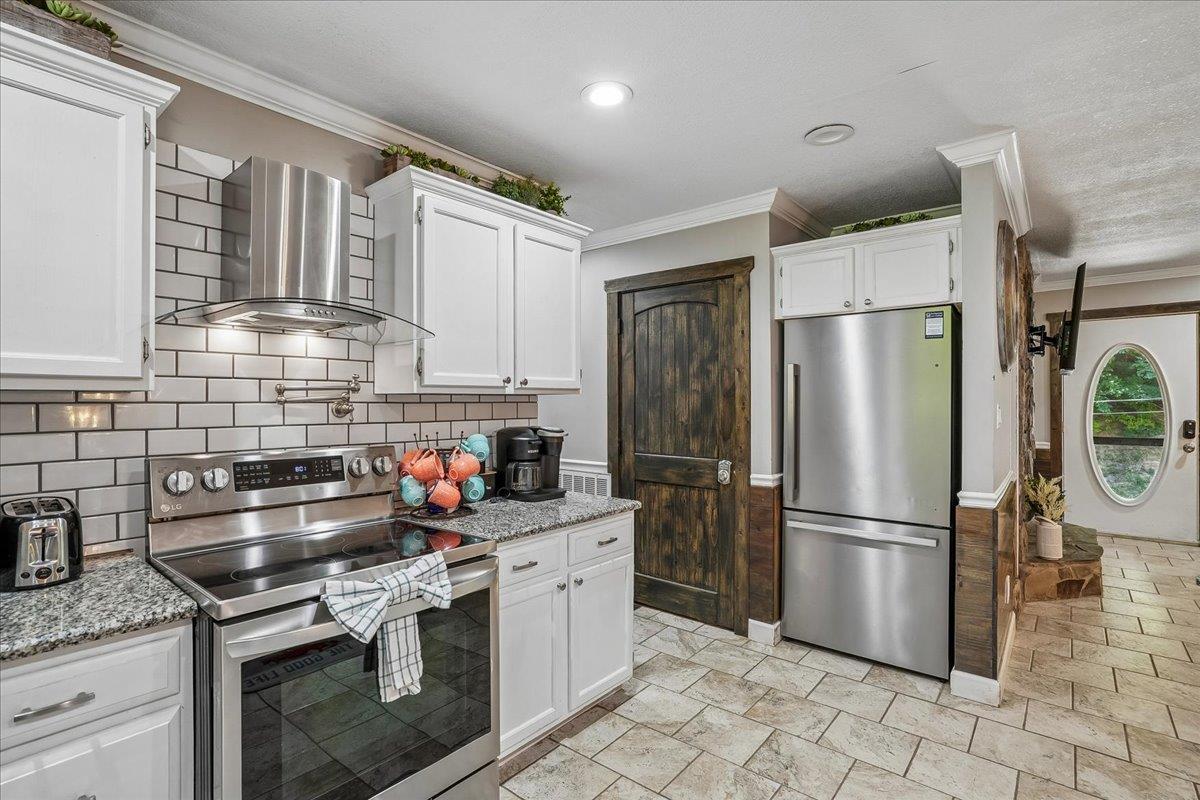 012Kitchen