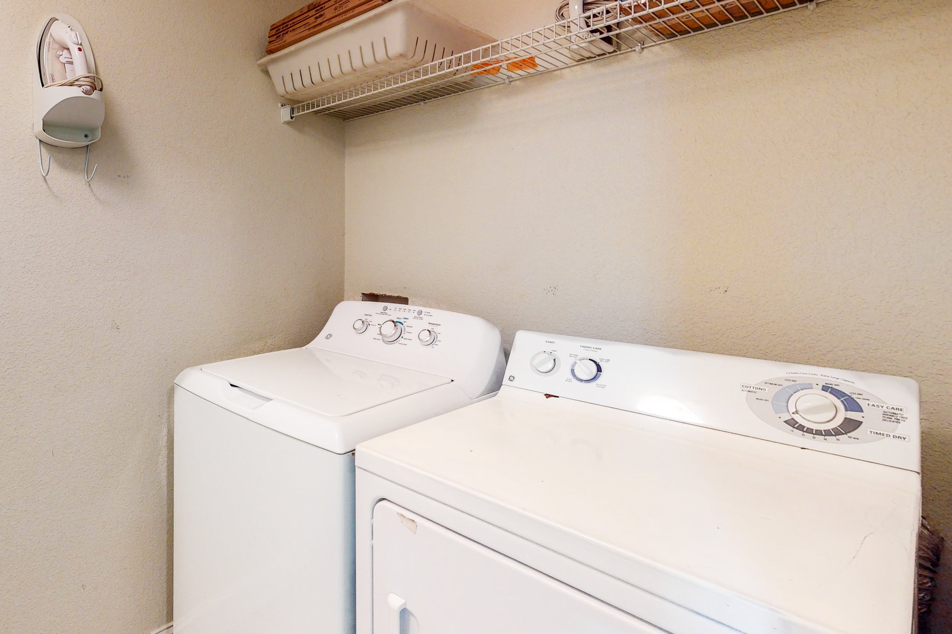 Emerald Dolphin 0620 16