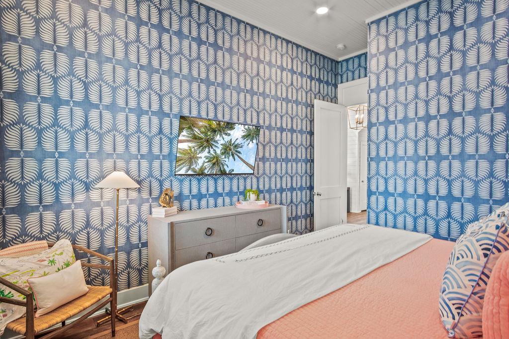First King Bedroom, 1st Floor