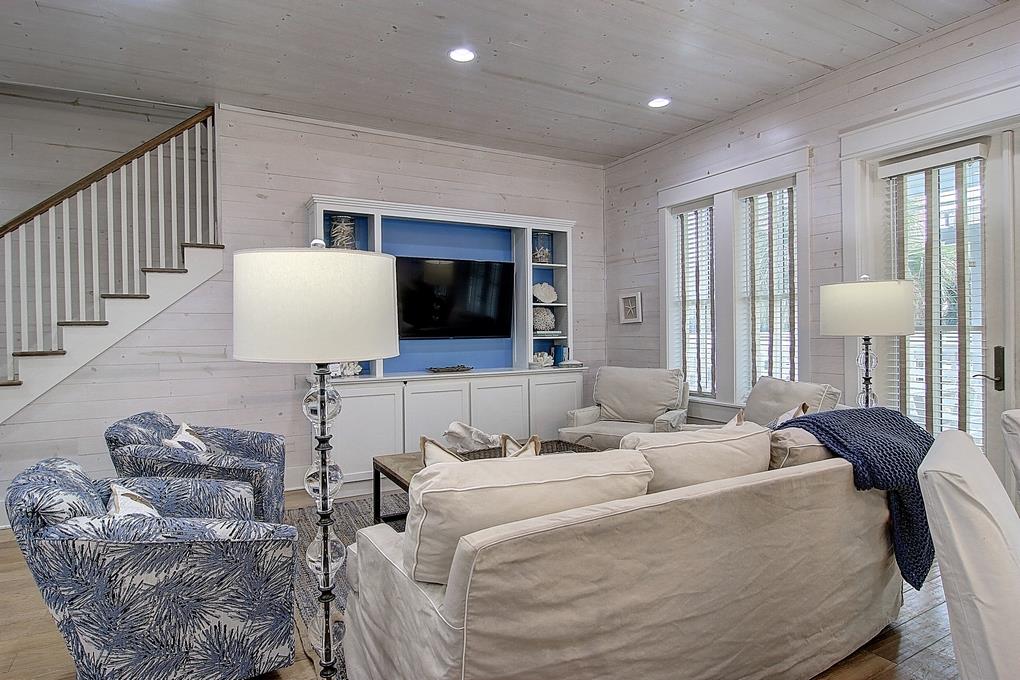 1st Floor Living Area