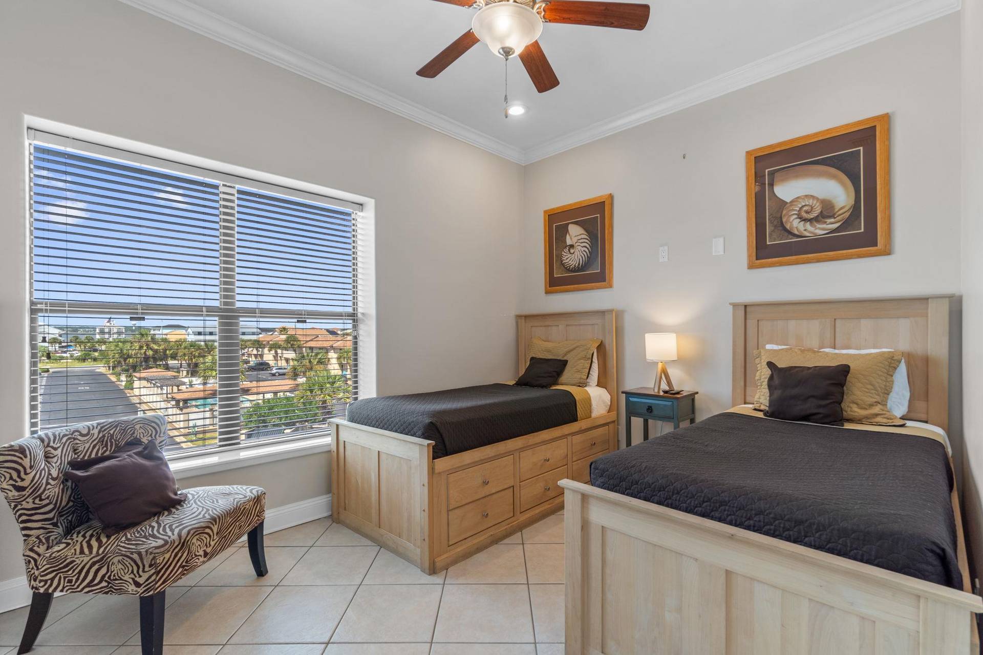 3rd Level Guest Bedroom 2 Twins