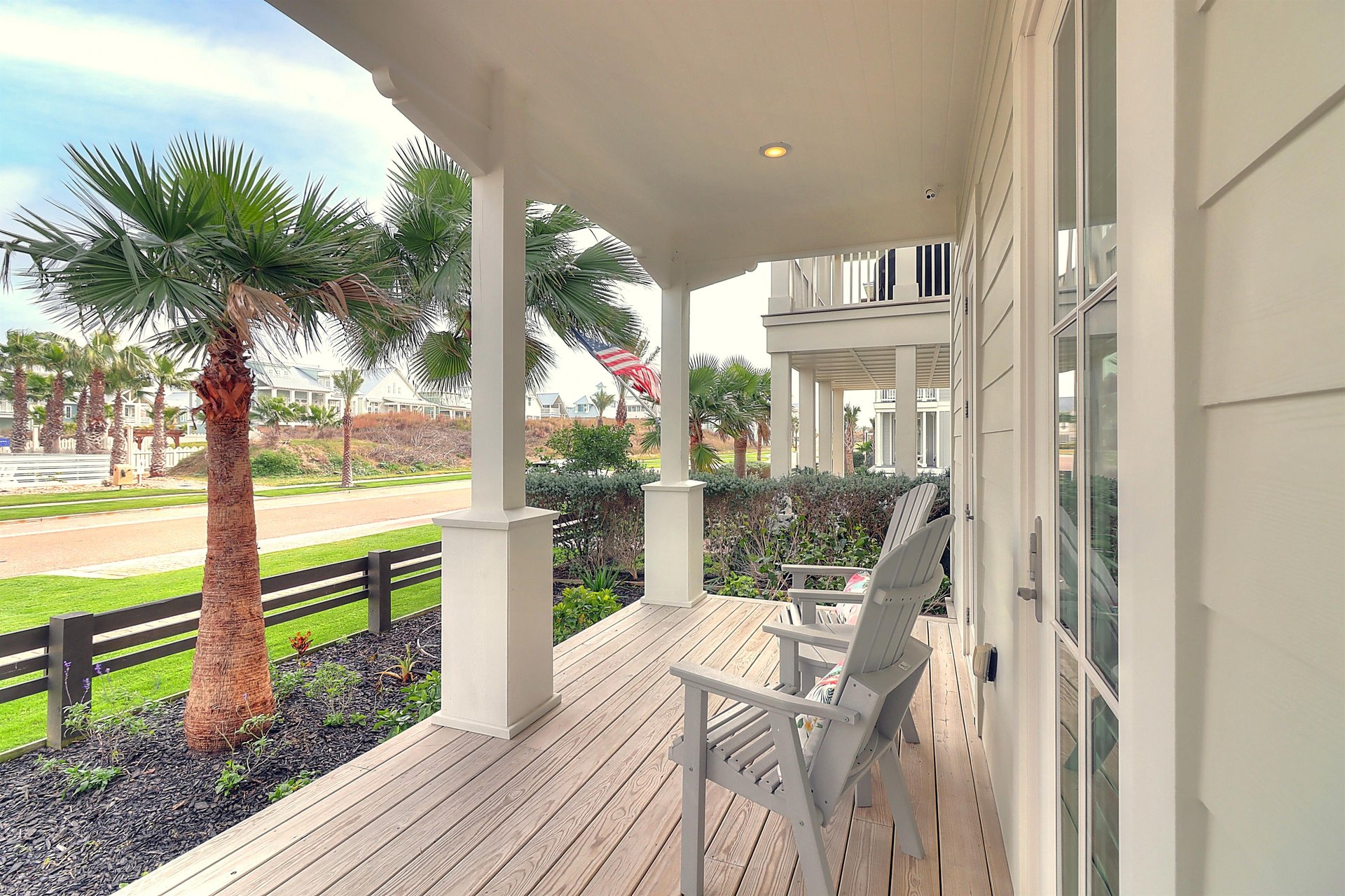 Front Porch, 1st Floor