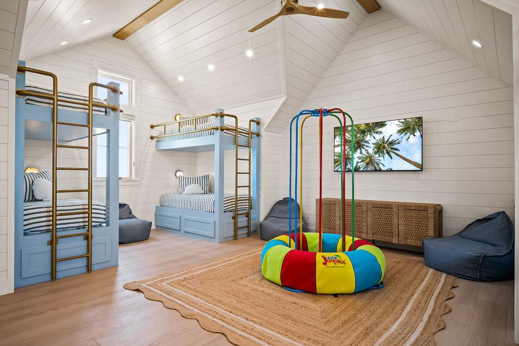 3rd Floor, Bunk Bedroom