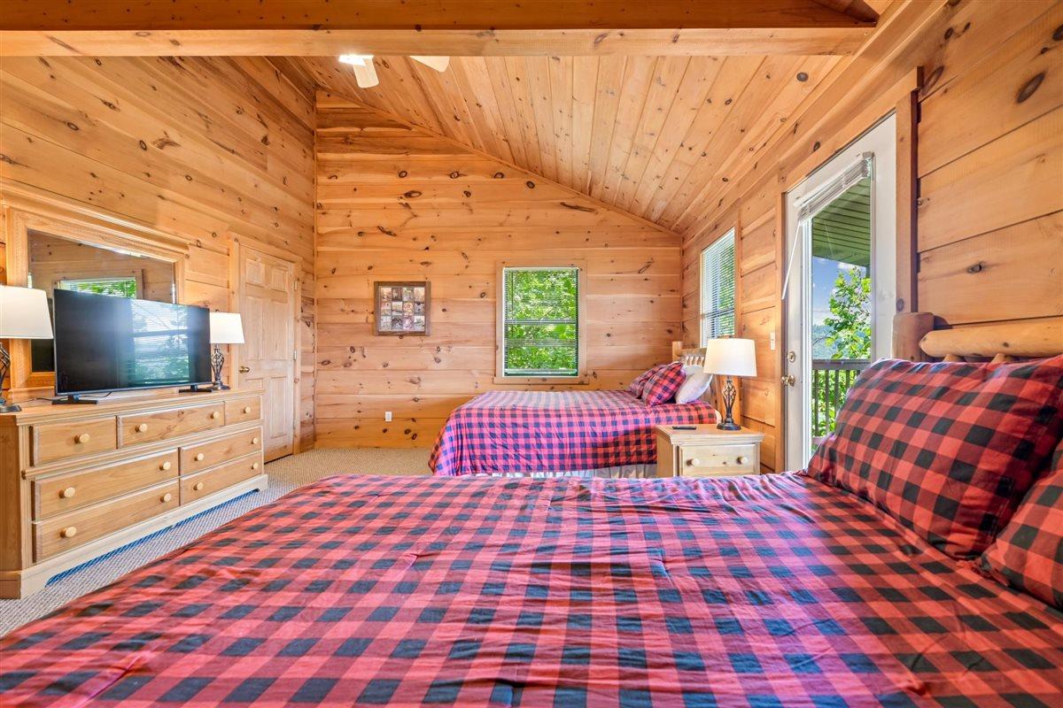 083Bedroom