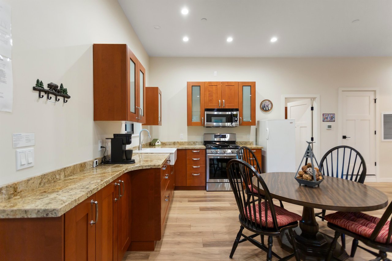 Full kitchen on the bottom floor