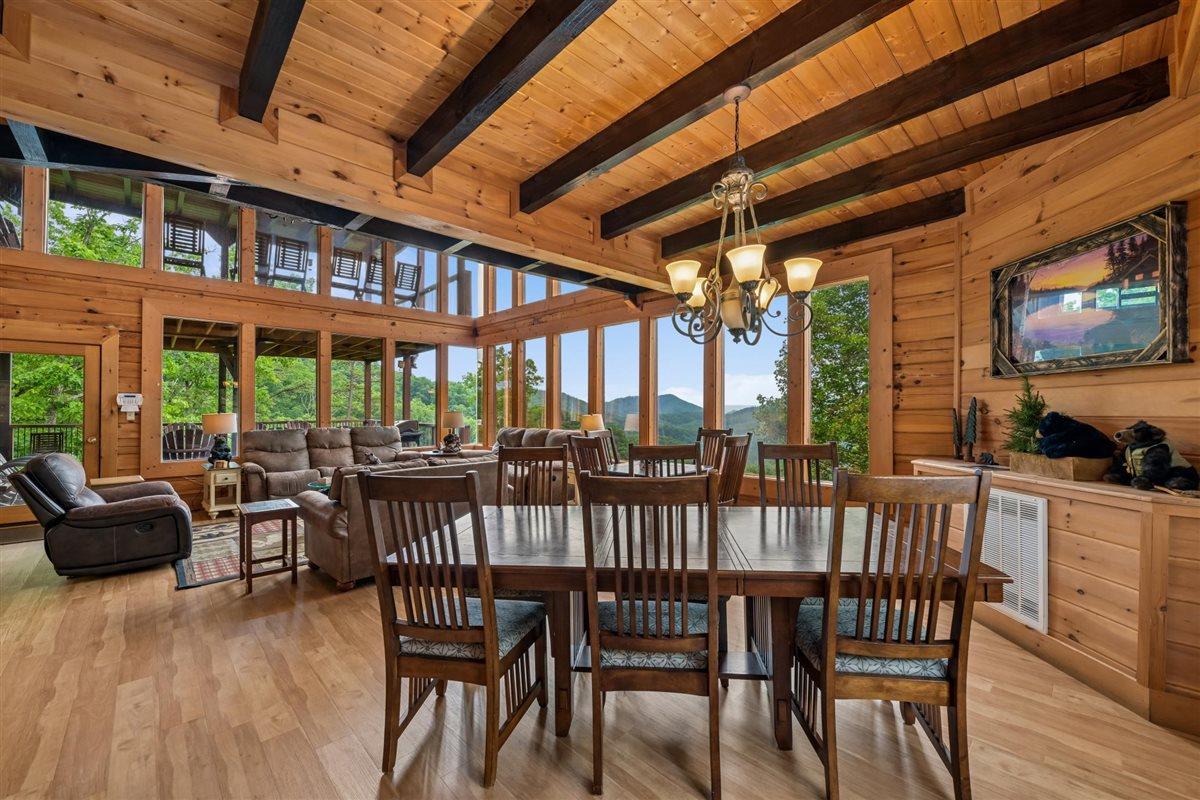 005Dining Room