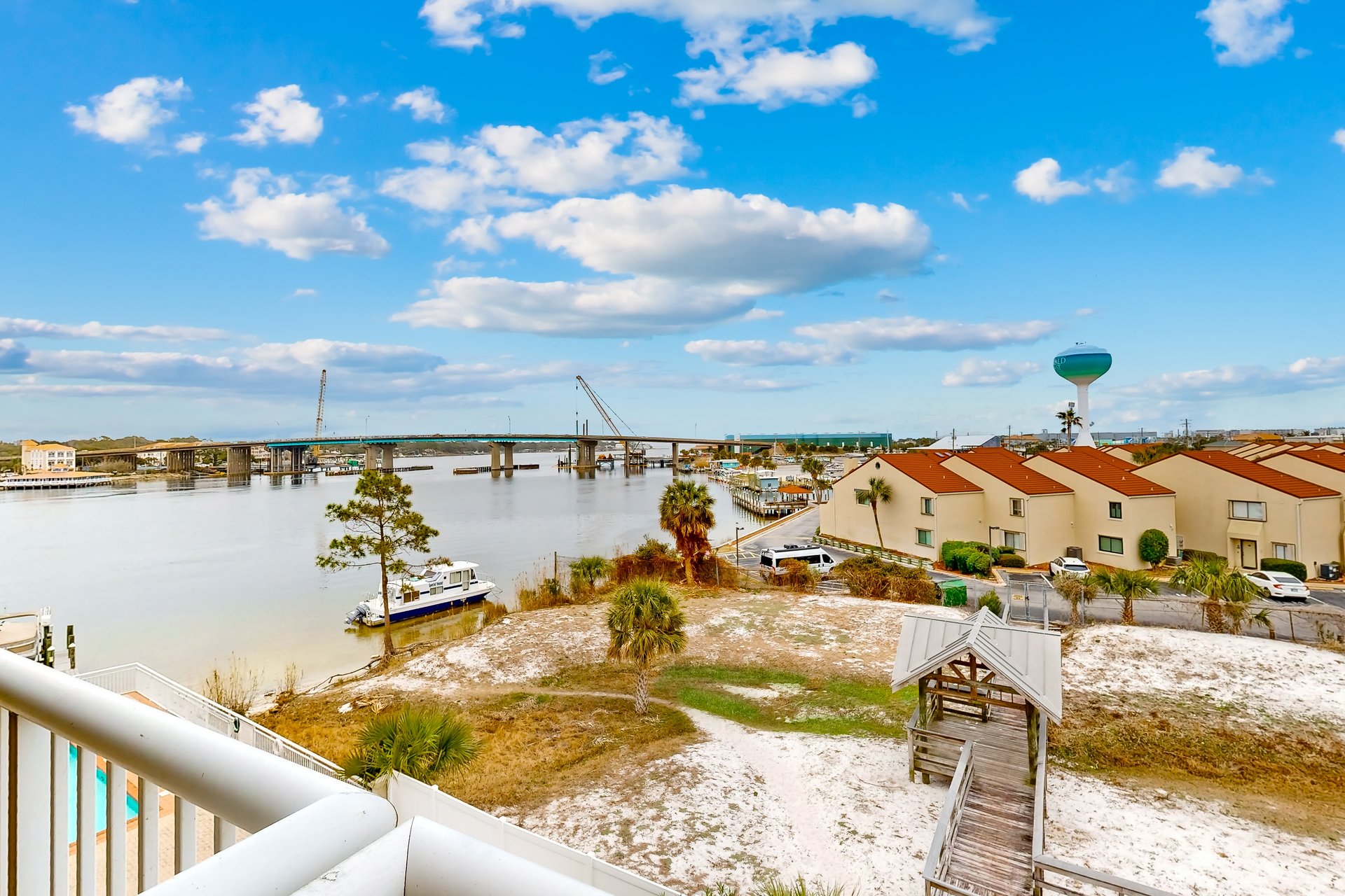 Palm Court Yacht Club 412 23