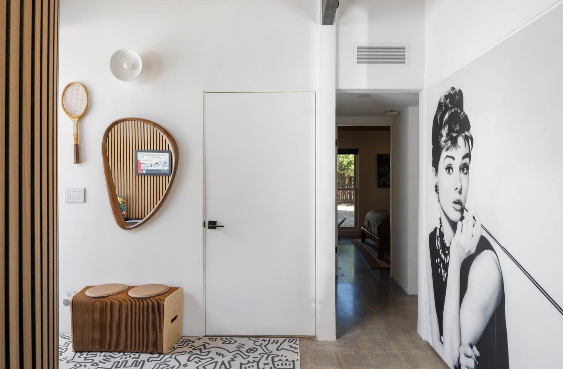 Hollywood Hideaway  entry way