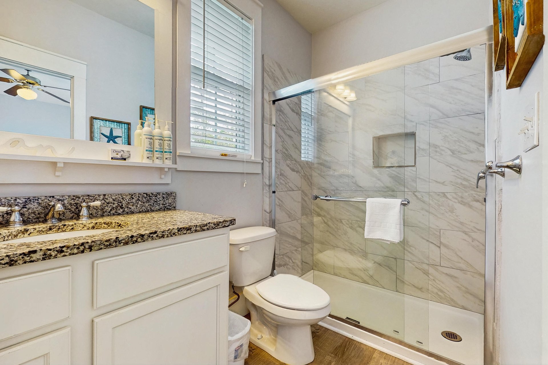 6380099.jpg