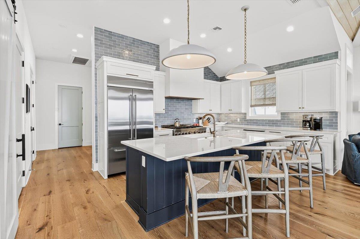 3rd Floor, Kitchen