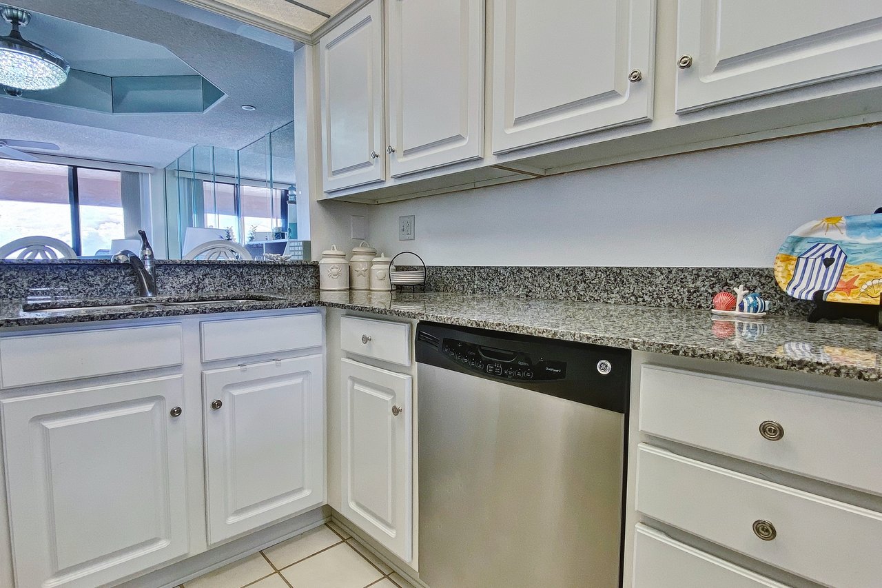 Crescent Beach Club I 16C 5