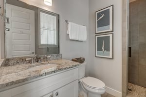 King Ensuite Bathroom, 2nd Floor