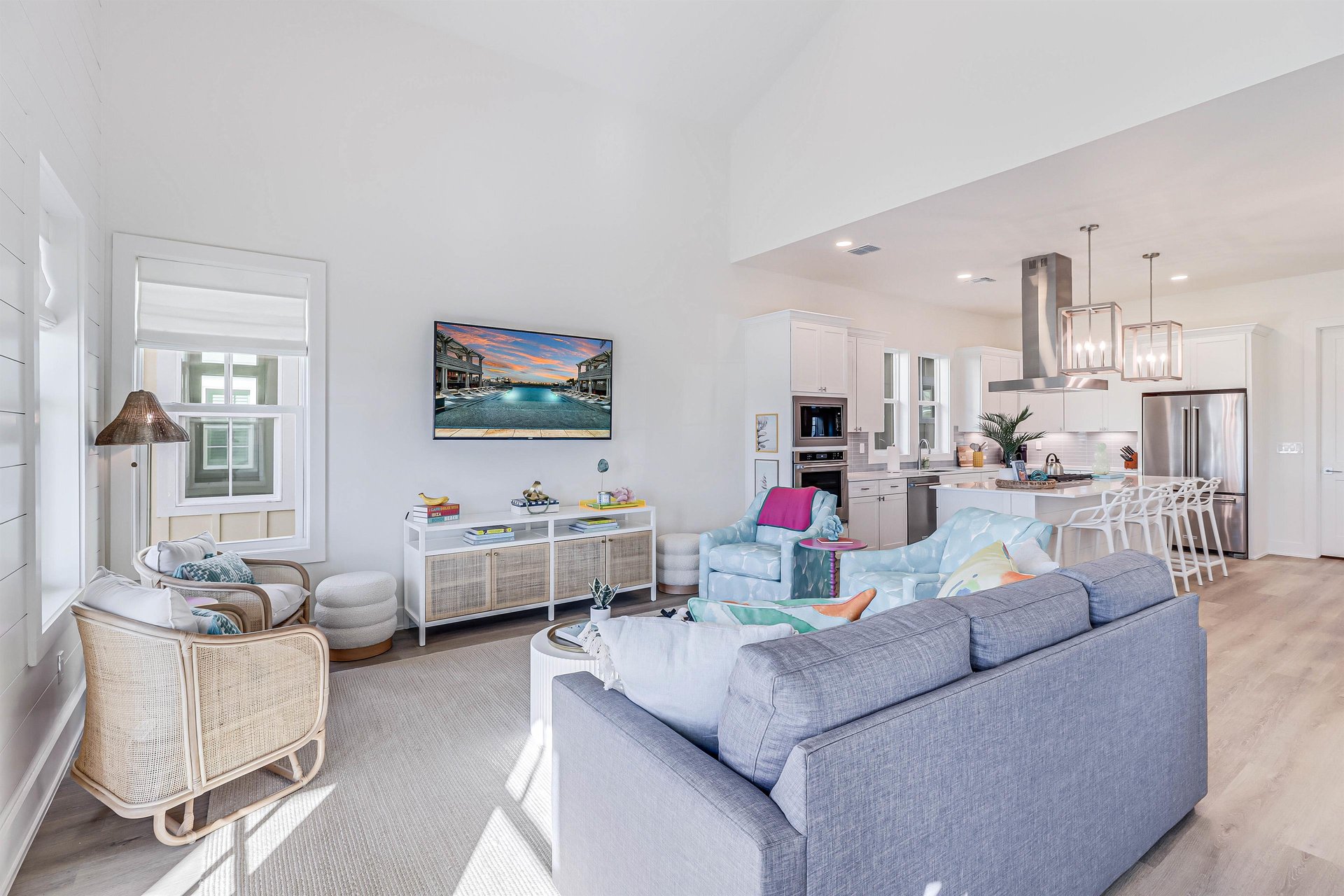 1st Floor, Living Area