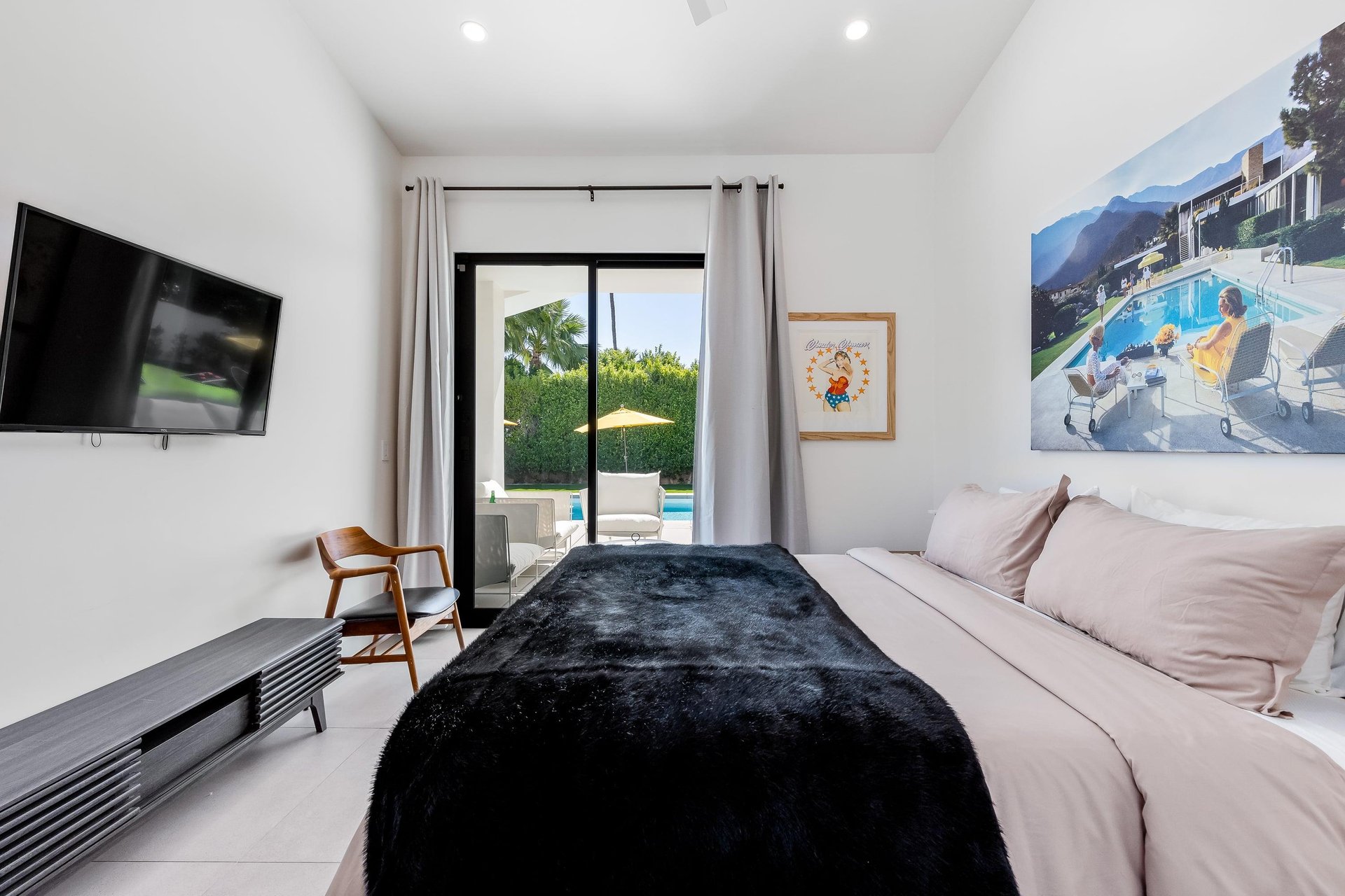 Cozy guest bedroom