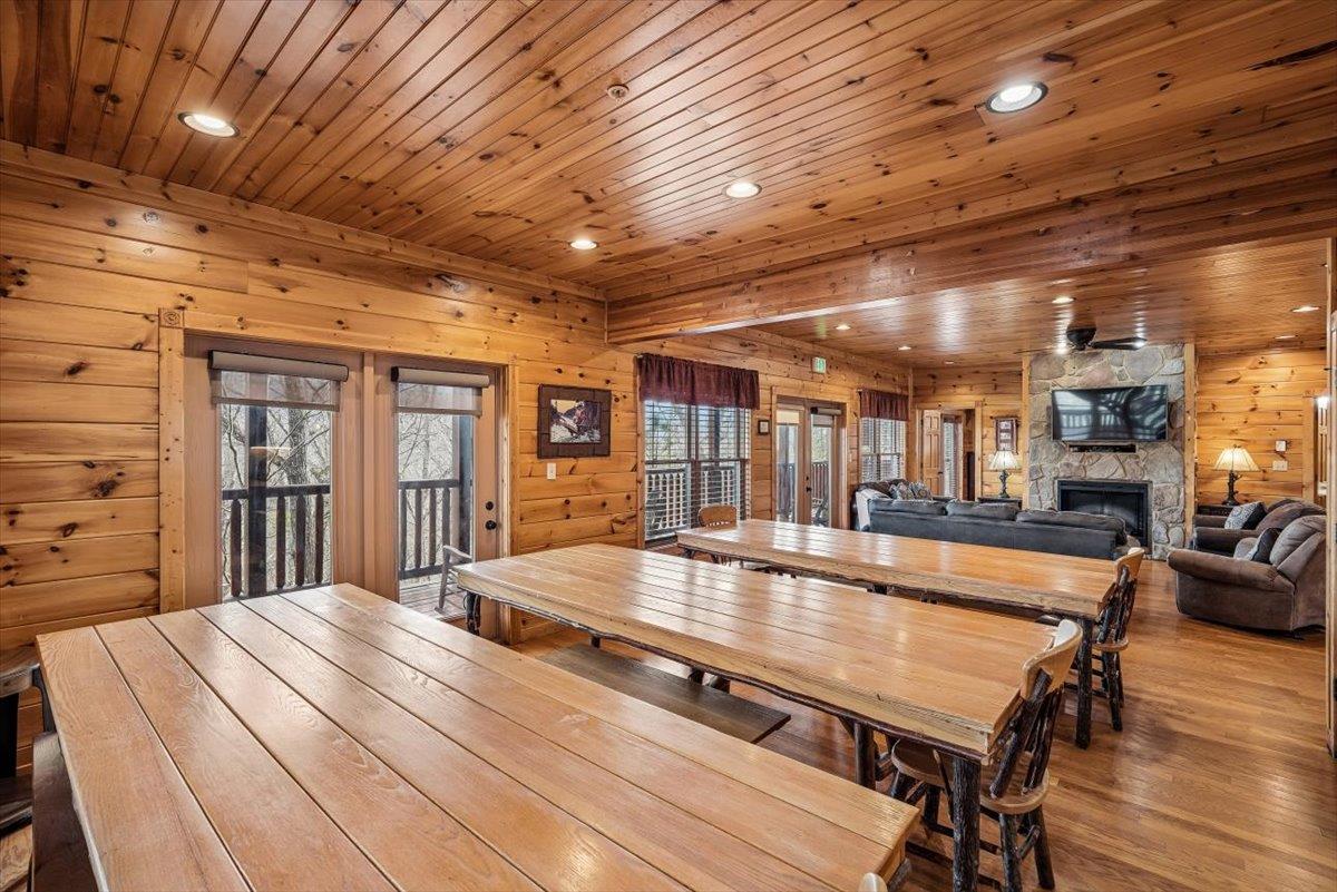 022Dining Room