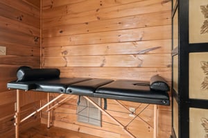 Your own private massage table awaits in this warm, woodpaneled room—ready for you to unwind and melt away the stresses of everyday life.