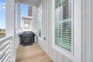 Balcony with Gas Grill, 2nd Floor
