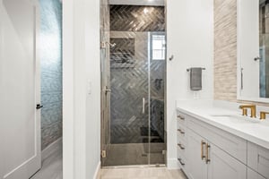 3rd King Bathroom, 2nd Floor