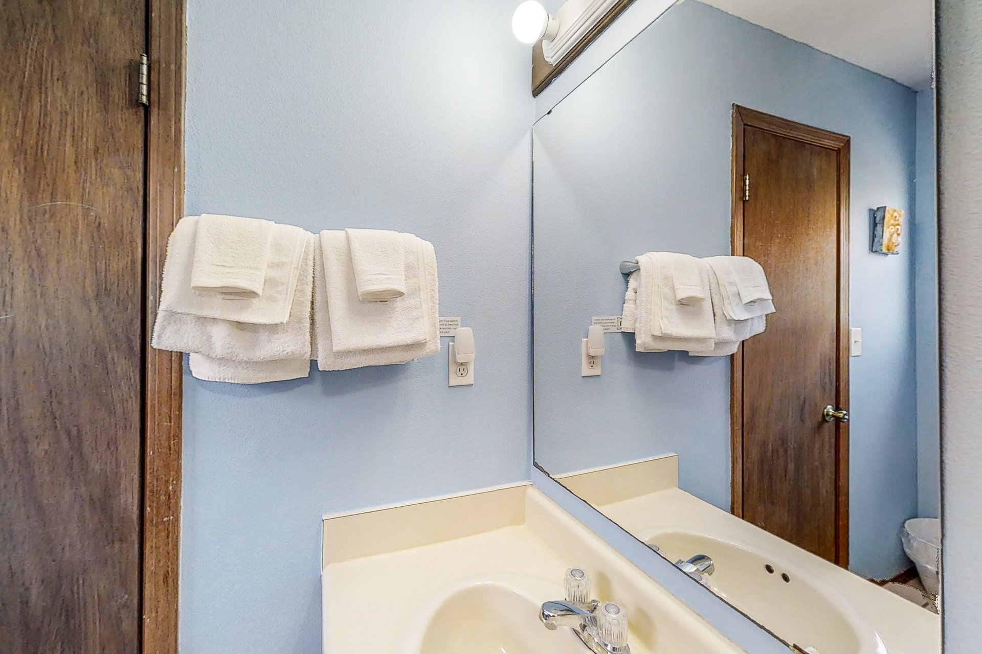 Muldoon Beach House 12