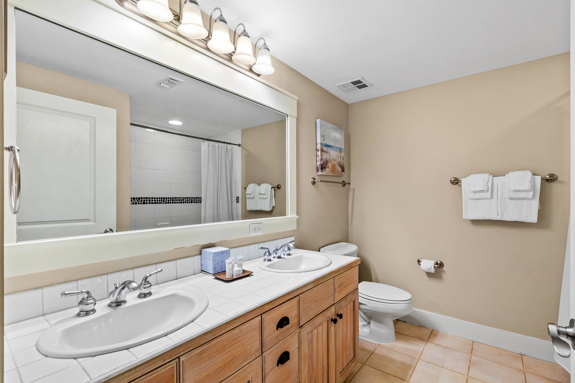 Baytowne Wharf  Market Street Inn 232234 Sand amp Serenity and Salty 11