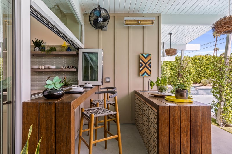 Dine inside or outside