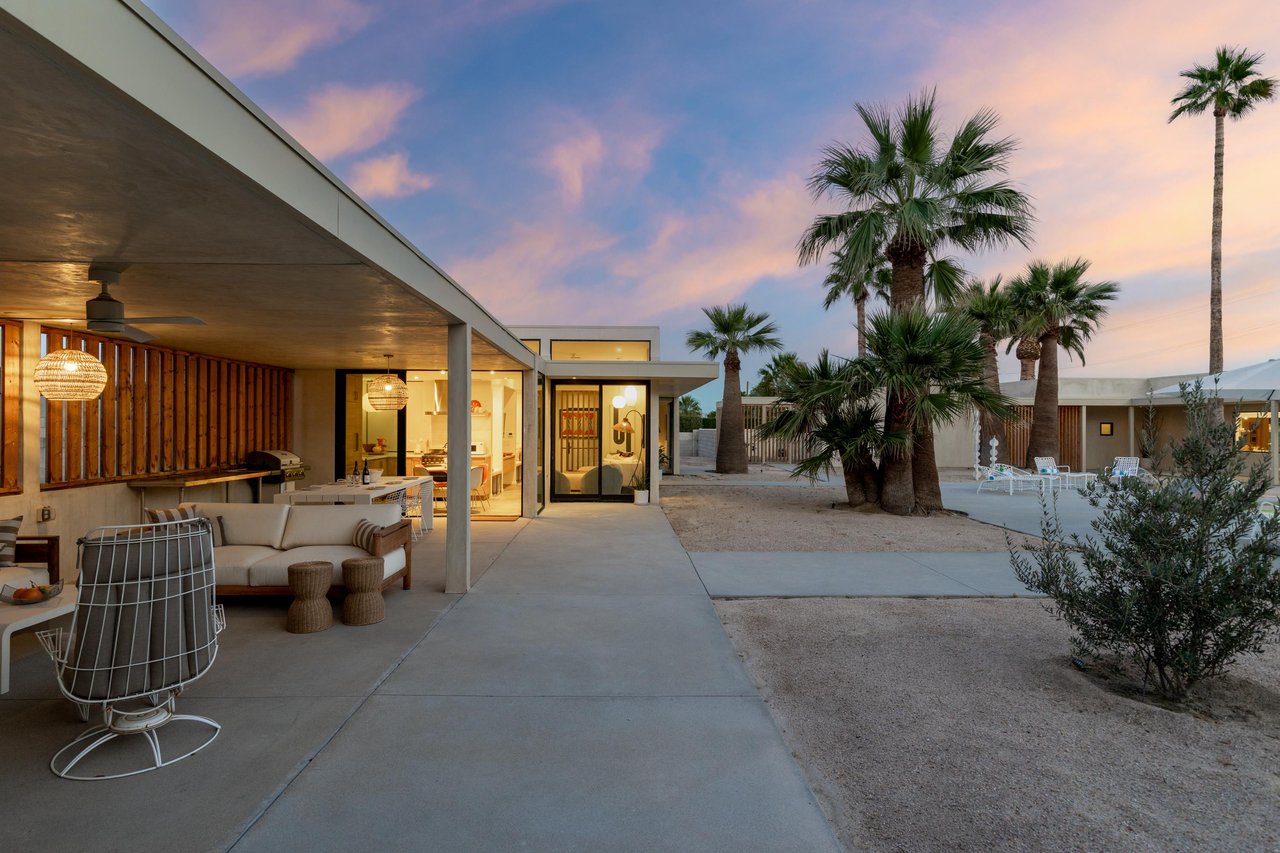 Modern desert retreat