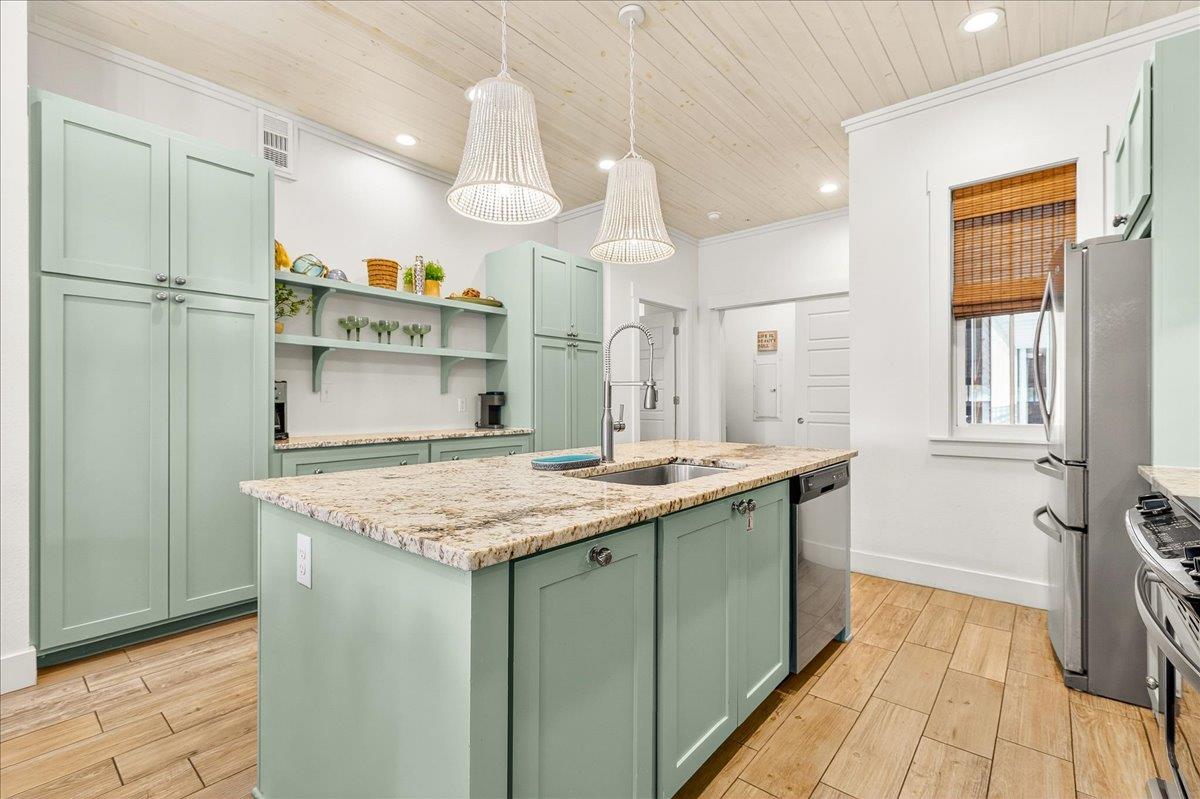 1st Floor, Kitchen