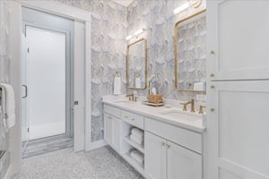 Primary King Bathroom, 2nd Floor