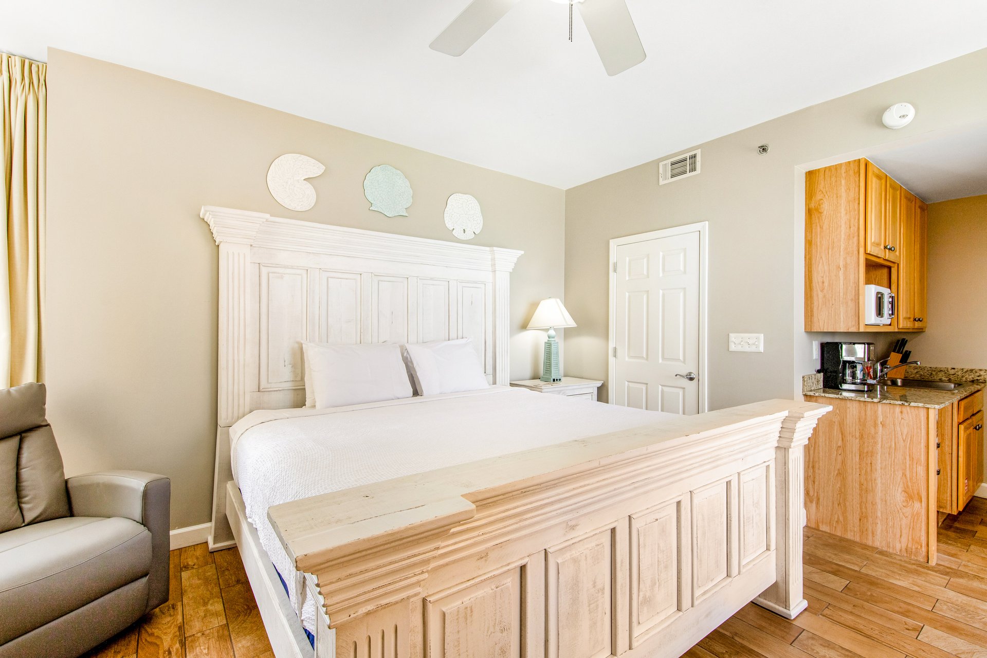 Splash Resort 1101W 29