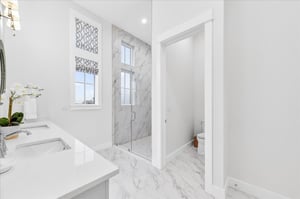 3rd King Bathroom, 2nd Floor