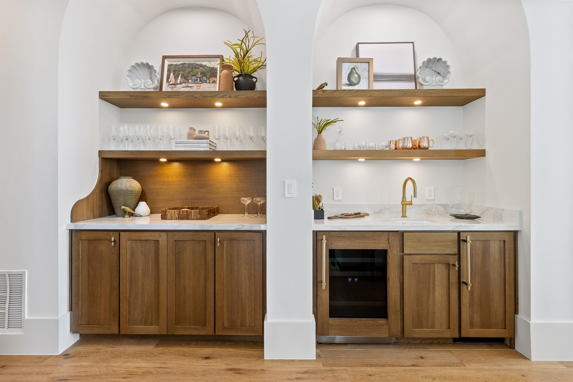 Main Living Area Wet Bar, 2nd Floor