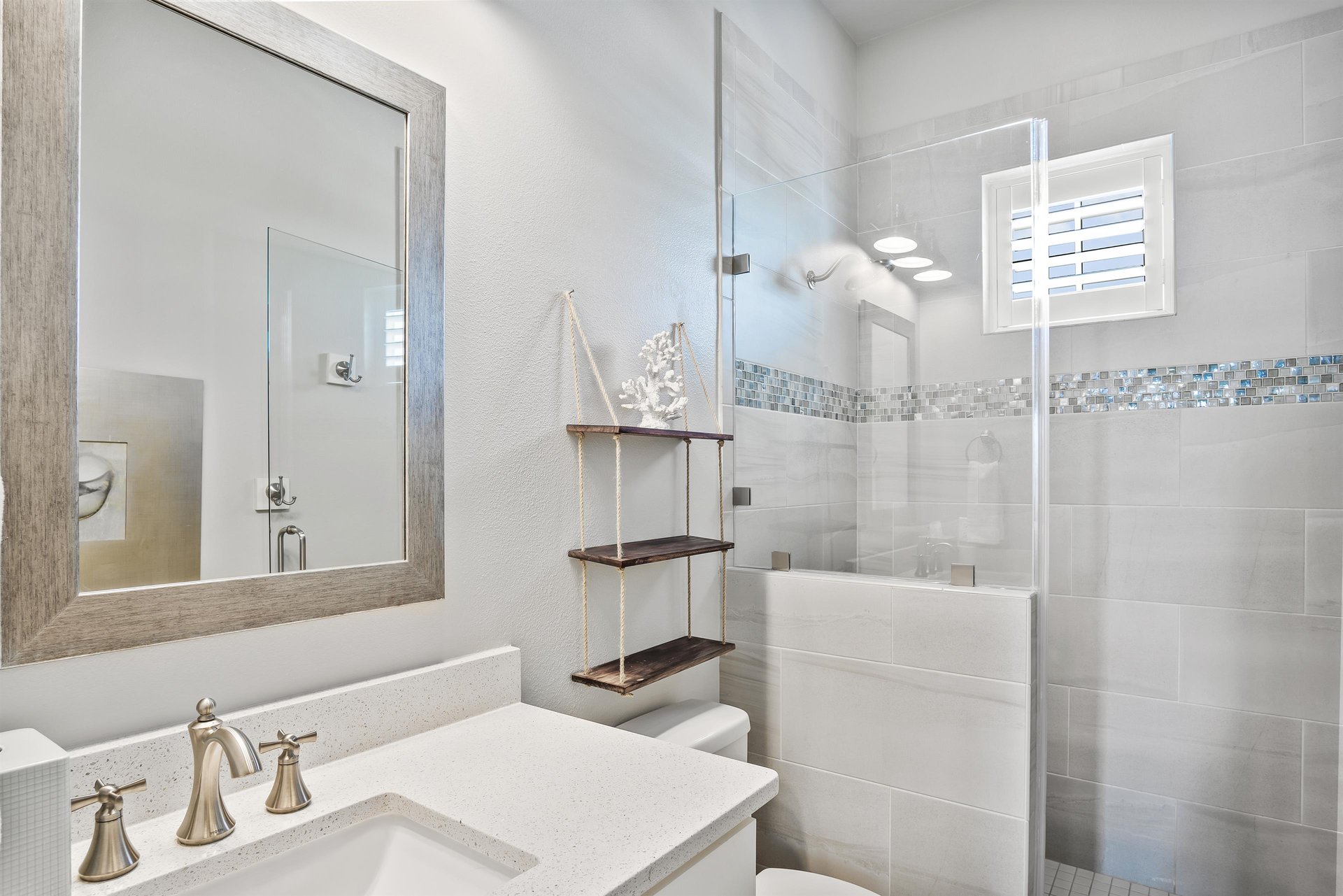 Hallway Bathroom, 1st Floor