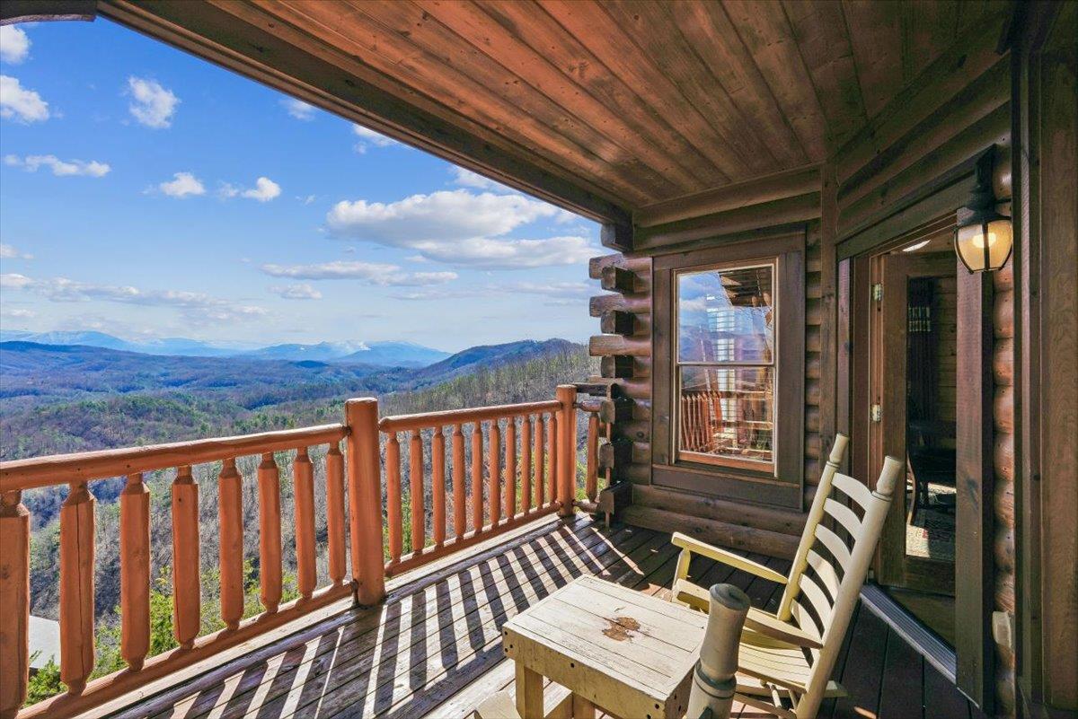 07Balcony