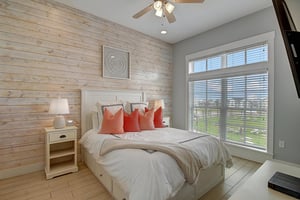 Queen Bedroom, 1st Floor