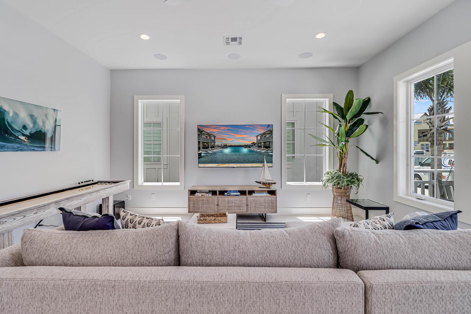 Seating Area, 1st Floor