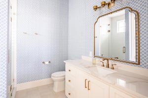 Ensuite King Bathroom, 2nd Floor