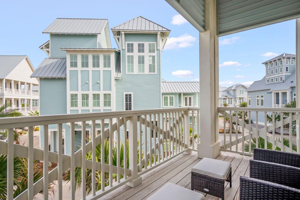 Shared Front Balcony, 2nd Floor