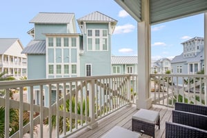 Shared Front Balcony, 2nd Floor