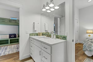 Shared Bathroom, 2nd Floor