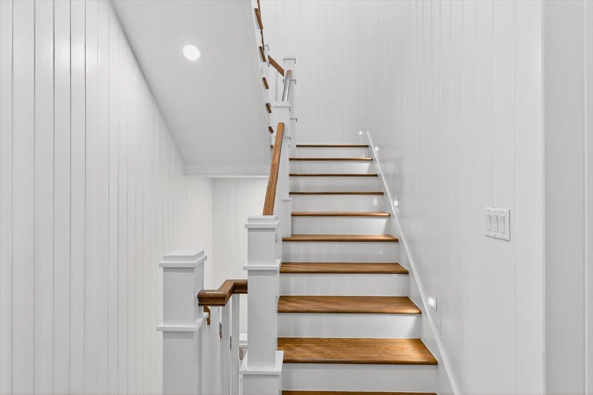 2nd Floor, Staircase