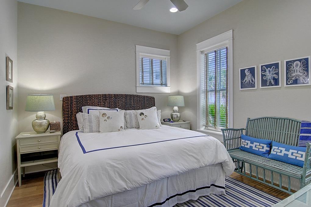 1st Floor King Bedroom